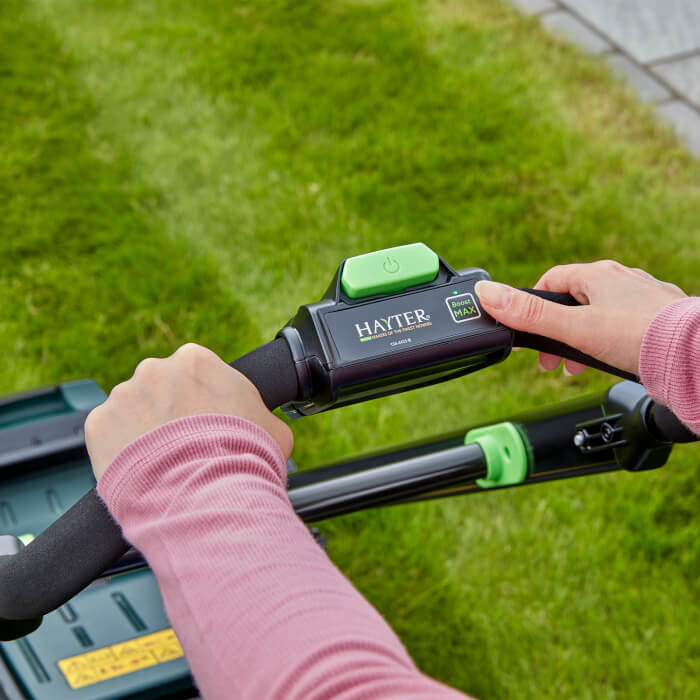 Hayter Hawk 36 60V Cordless Lawn Mower Kit