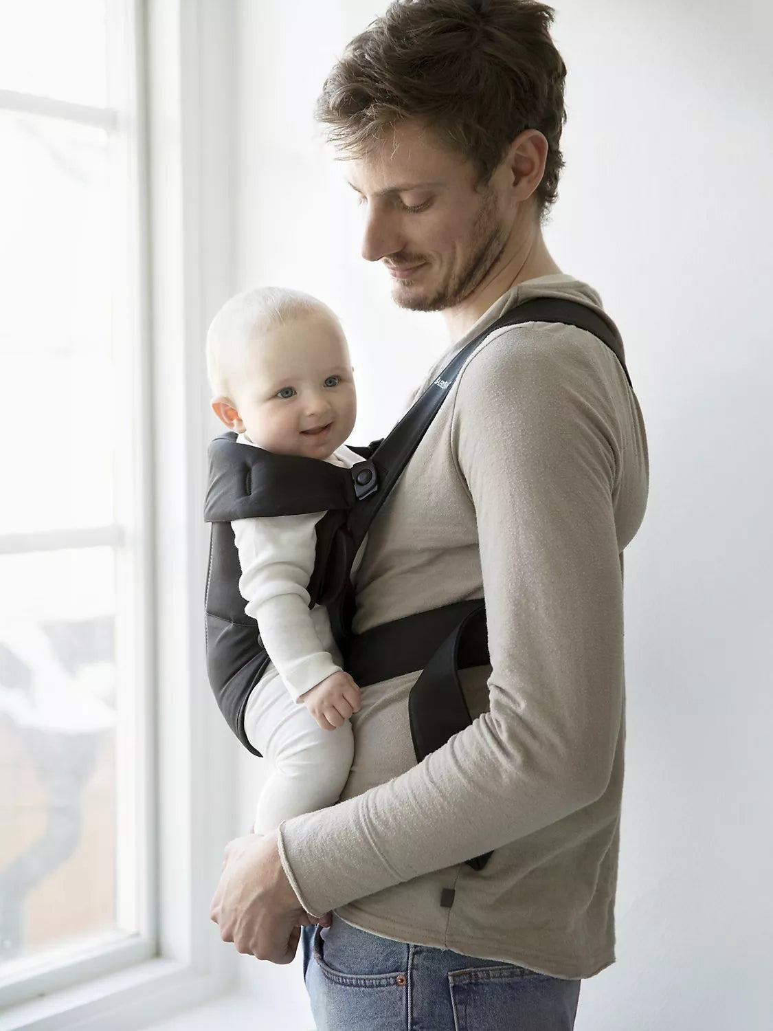 BabyBjörn Baby Woven Mini Carrier Black - Lightweight Easy On Off For Close Newborn Comfort