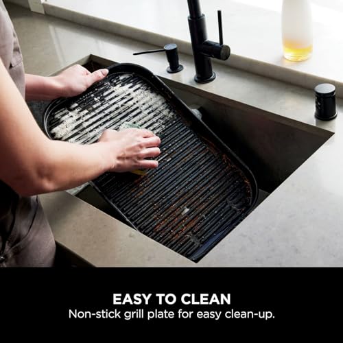 Ninja Woodfire Pro Connect XL Electric BBQ Grill and Smoker with App Control, Digital Probe, Large 7-in-1 Outdoor Grill and Air Fryer with Woodfire Pellets, Weather Resistant, Blue and Black OG901UK