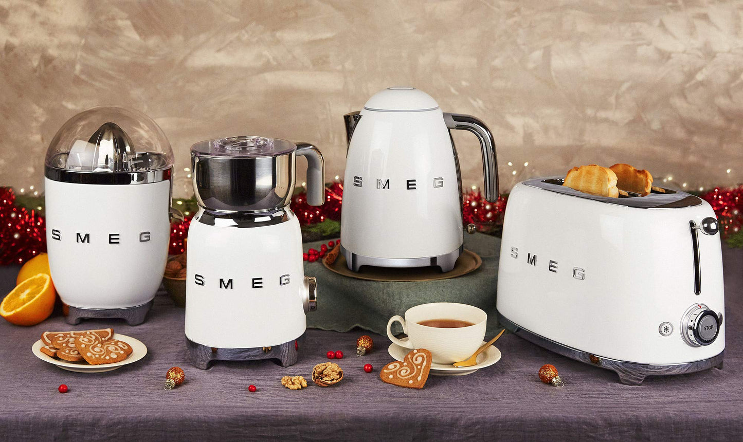 Smeg KLF03WHUK Retro Style Kettle - White