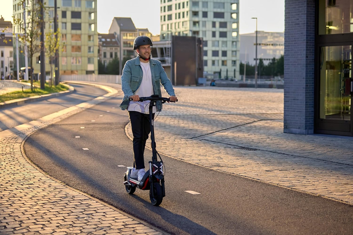 Segway-Ninebot ZT3 Pro D E-Scooter, Up to 70 km Range, 11 Zoll Off-Road Tyres, Full Suspension, Flash Charge, Apple Find My, Foldable, Black