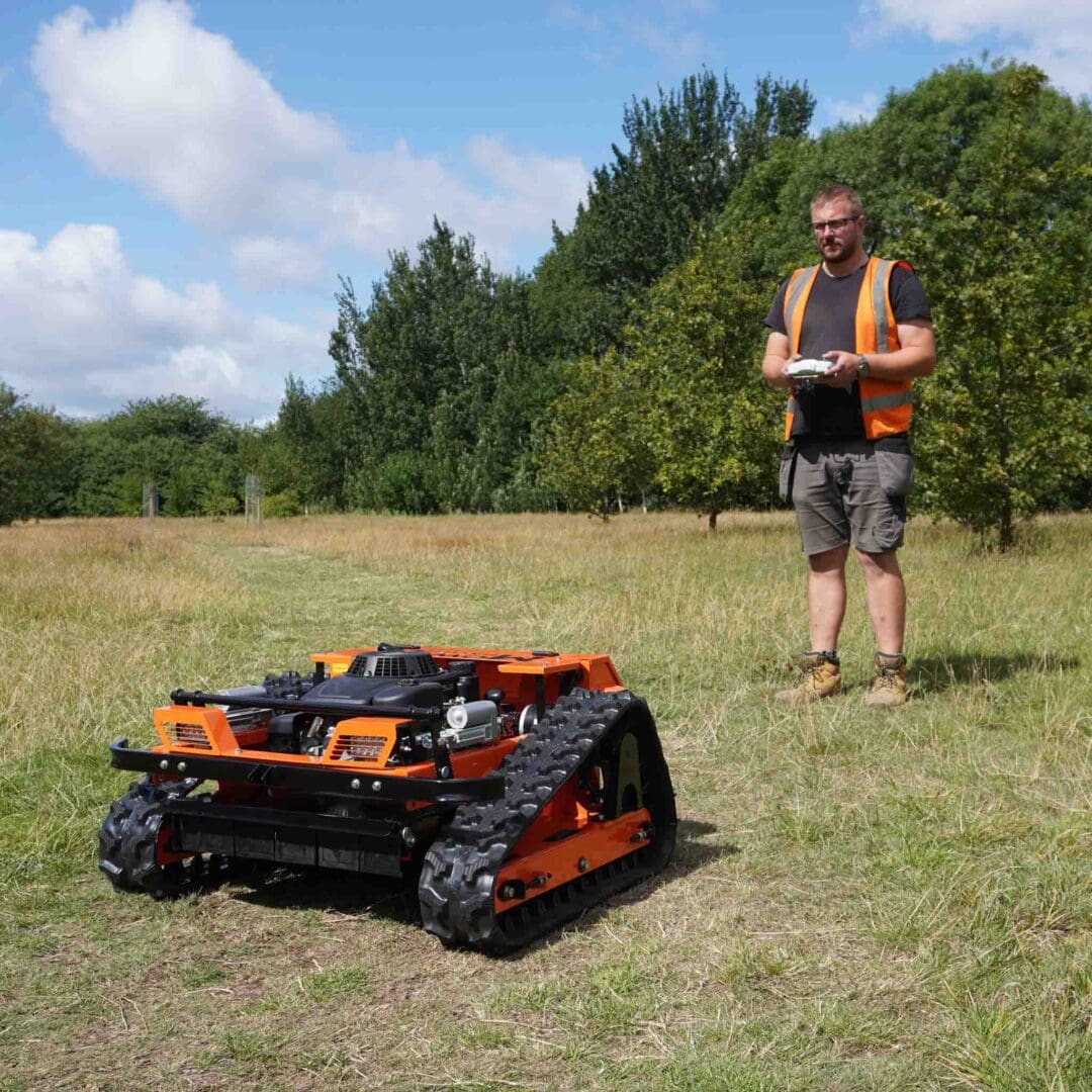 Remote Control Lawn Mower - 55cm Cutting Width | Forest Master