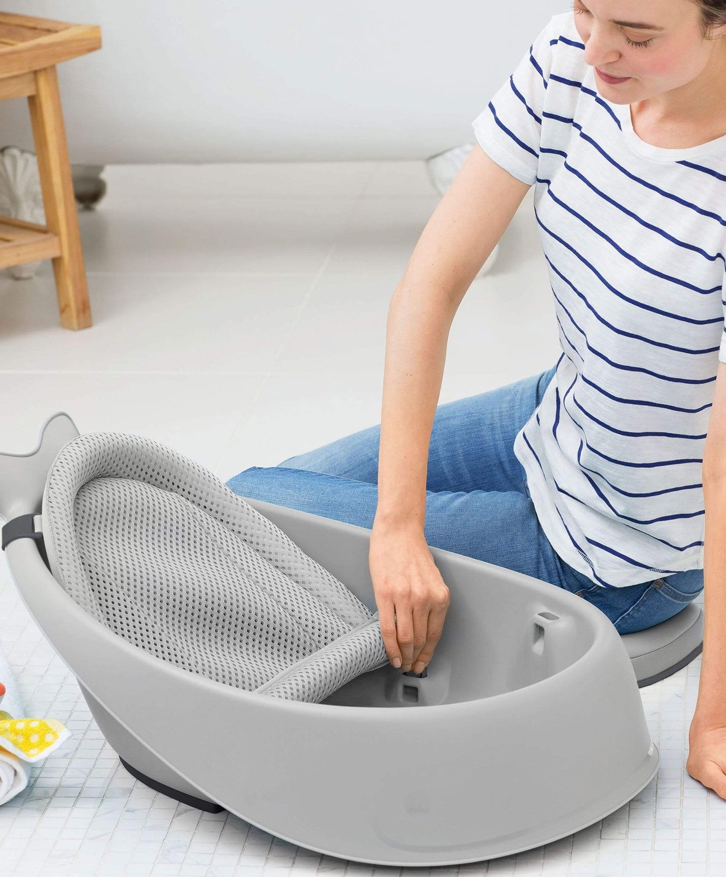 Moby 3 Stage Baby Bath - Grows With Baby Through Three Stages For Full Body Or Seated Support